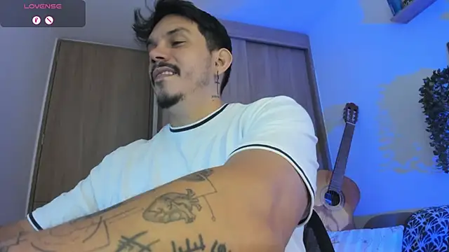alejandro_stark's Webcam Show
