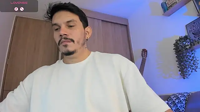 alejandro_stark's Webcam Show