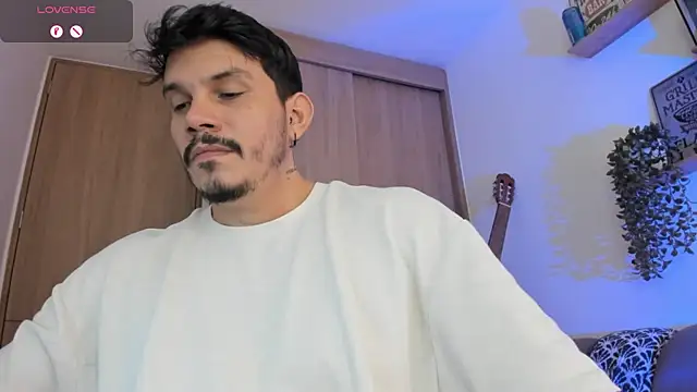 alejandro_stark Adlı Modelin Web Kamerası Şovu