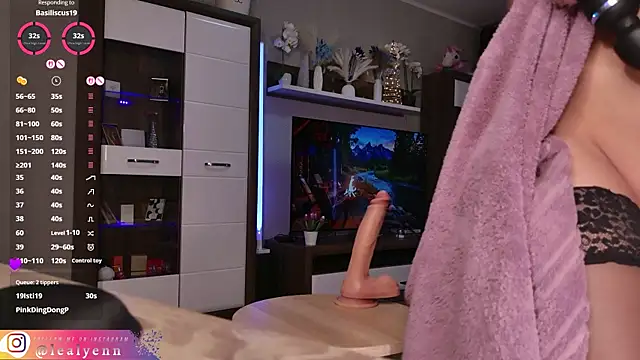 LeaLyenn's Webcam Show