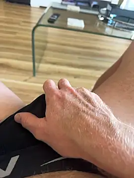 Gayginger86 在線直播表演