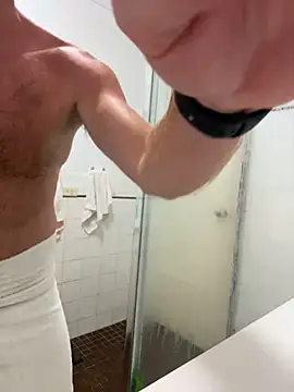 Gayginger86: διαδικτυακό σόου στην κάμερα