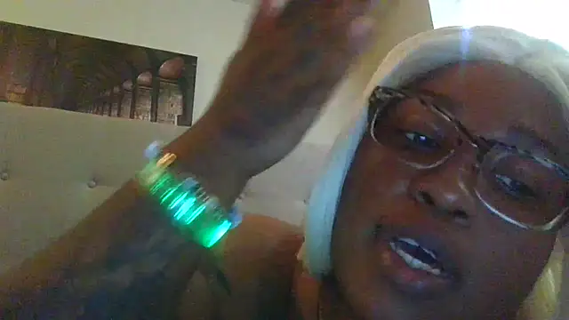ShaBrimDaPornstar Show in webcam