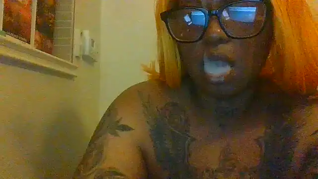 ShaBrimDaPornstar Show in webcam