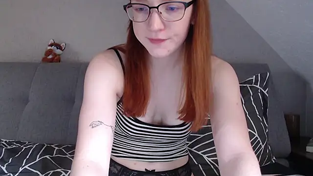 FinaFoxy's Live XXX Chat