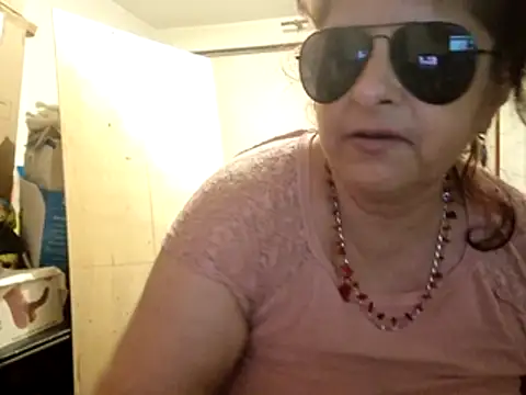 Samantha_Squirt@xhn Webbikameraesitys