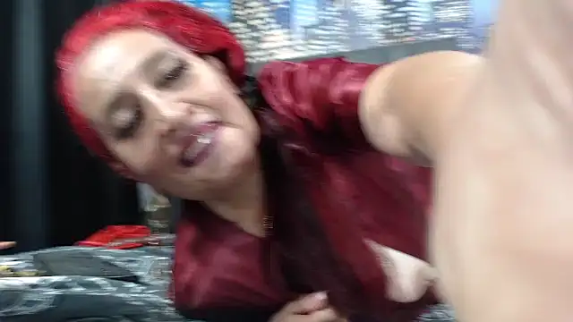 Lucy_mature8 webkamerás műsora