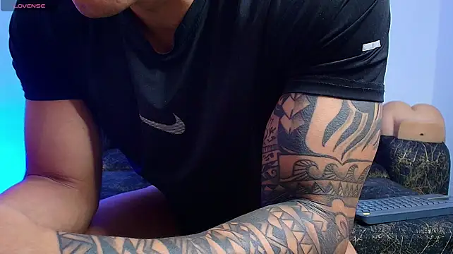 Chat XXX en directo de BrayaanFit