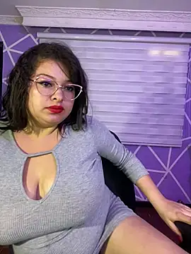 MiiaaJoness' Webcam Show