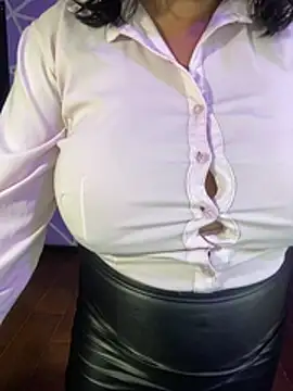 MiiaaJoness' Webcam Show