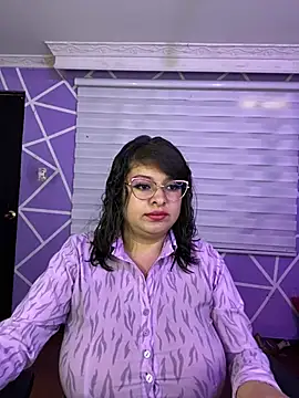 MiiaaJoness' Webcam Show