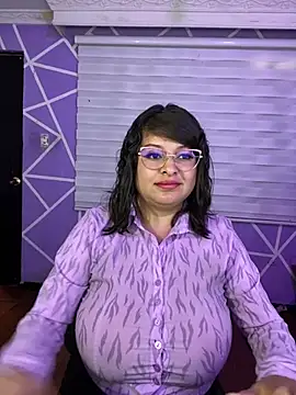 دردشة MiiaaJoness الجنسية المباشرة
