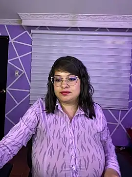 Chat +18 de MiiaaJoness ao vivo