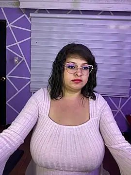 MiiaaJoness webcam show