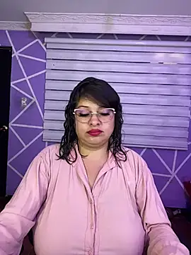 MiiaaJoness' Webcam Show