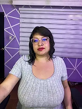 MiiaaJoness' Webcam Show