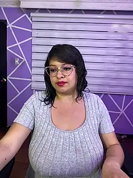 MiiaaJoness Adlı Modelin Web Kamerası Şovu