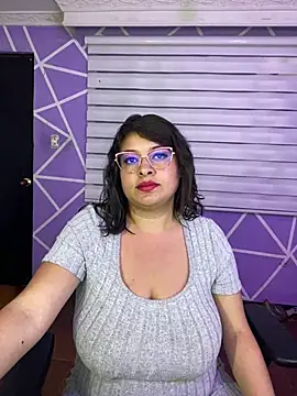 MiiaaJoness Adlı Modelin Web Kamerası Şovu