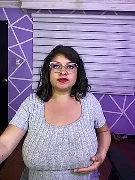 MiiaaJoness' Webcam Show