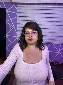 MiiaaJoness' Live XXX Chat