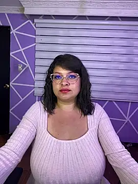 دردشة MiiaaJoness الجنسية المباشرة
