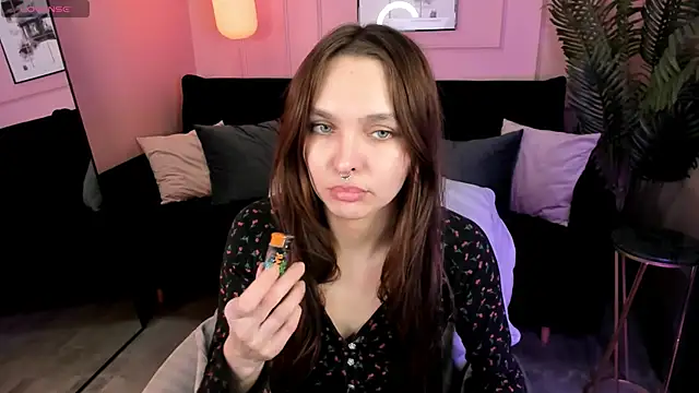 ChloeSunny Adlı Modelin Canlı XXX Sohbeti