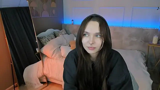 ChloeSunny Adlı Modelin Canlı XXX Sohbeti