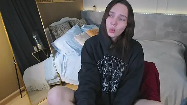 ChloeSunny XXX чат на живо