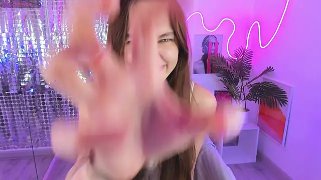ChloeSunny 即時 XXX 聊天