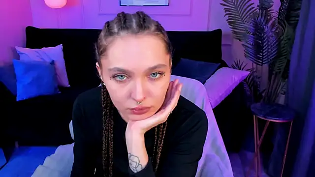 ChloeSunny Adlı Modelin Canlı XXX Sohbeti