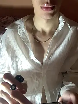 MiroKari2's Webcam Show