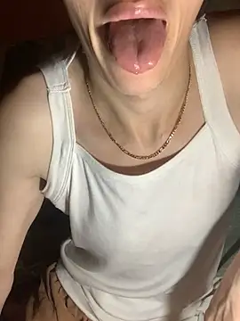 MiroKari2's Webcam Show