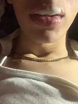 MiroKari2's Live XXX Chat