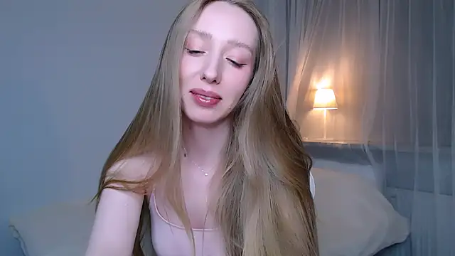 חדר צ'אט בשידור חי של Luna_insniity