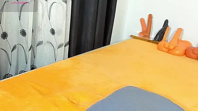 CREAMY_BUBBLEGUM чат на живо
