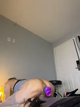 Taylorsexbot Show in webcam