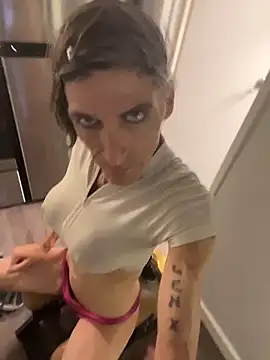 Taylorsexbot Show in webcam