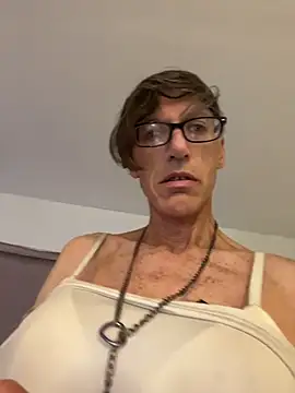 Taylorsexbot Show in webcam
