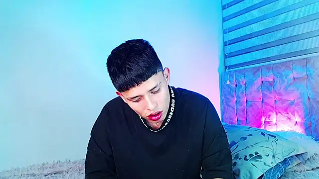Pokazy przed kamerką – _justinmoon2