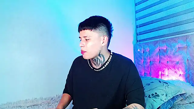 Živá chatovací místnost _justinmoon2