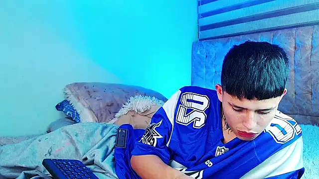 _justinmoon2 Adlı Modelin Canlı XXX Sohbeti