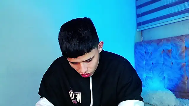 _justinmoon2n Live chat-huone