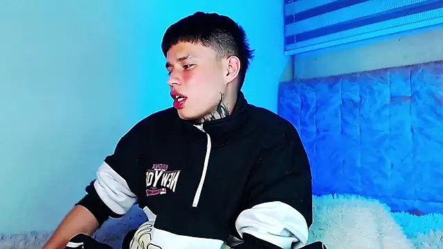 Živá chatovací místnost _justinmoon2