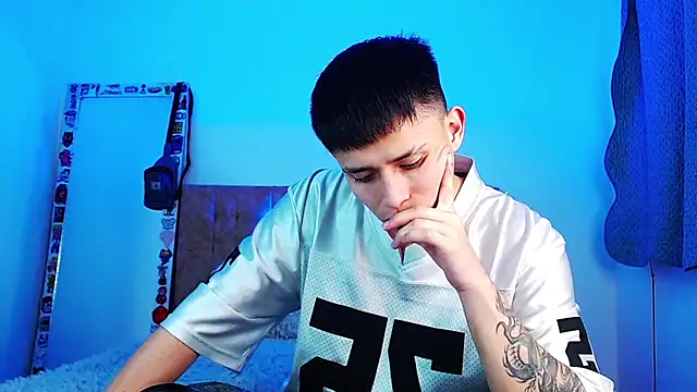 Show modela _justinmoon2 na web-kameri