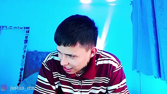 הופעת וובקאם של _justinmoon2