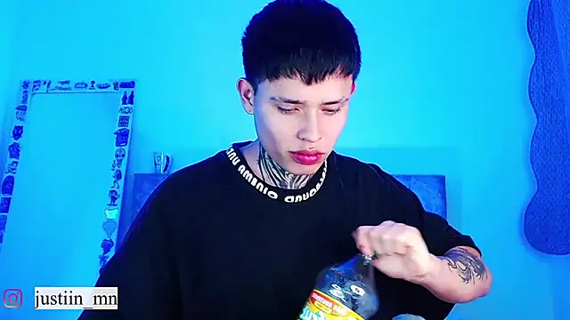 הופעת וובקאם של _justinmoon2