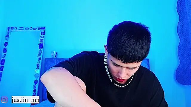 Pokazy przed kamerką – _justinmoon2