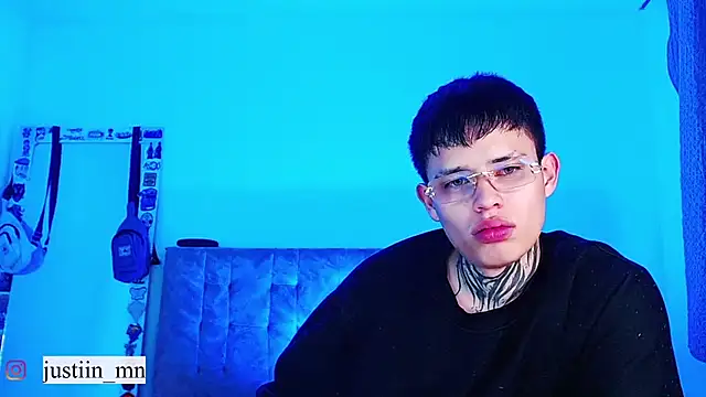 Pokazy przed kamerką – _justinmoon2