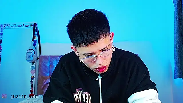 عرض كام _justinmoon2