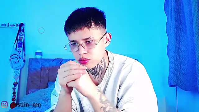 Pokazy przed kamerką – _justinmoon2